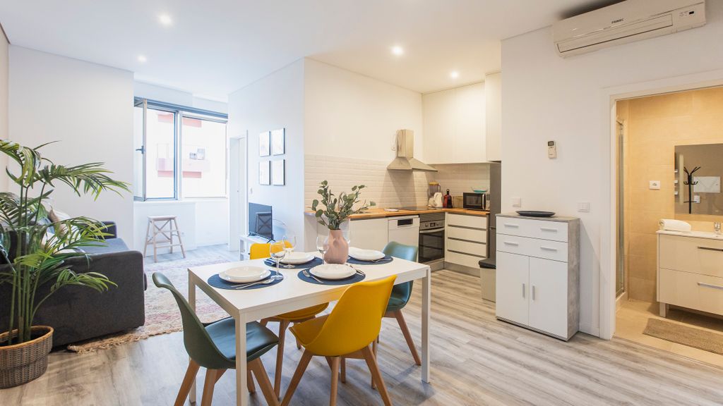 Seaside 1BR Flat w/ AC in Matosinhos by LovelyStay