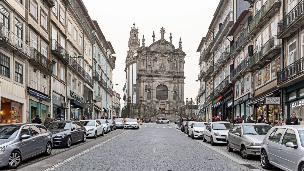 Lóios 1BR Flat Downtown by LovelyStay