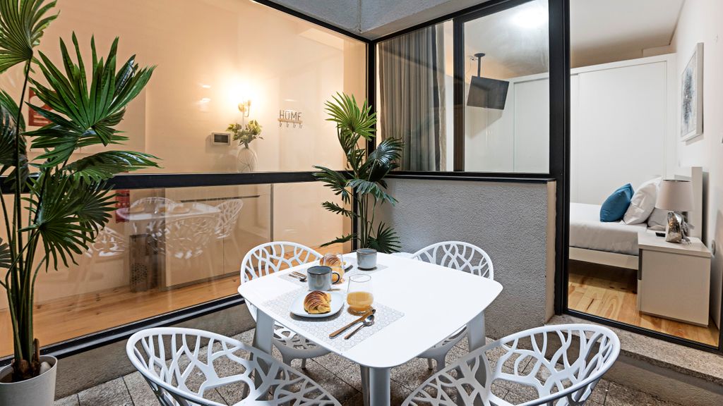 Lóios 1BR Flat Downtown by LovelyStay