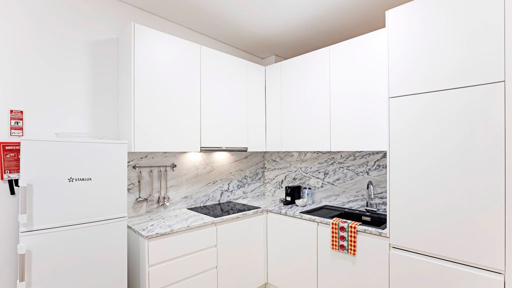 Lóios 1BR Flat Downtown by LovelyStay