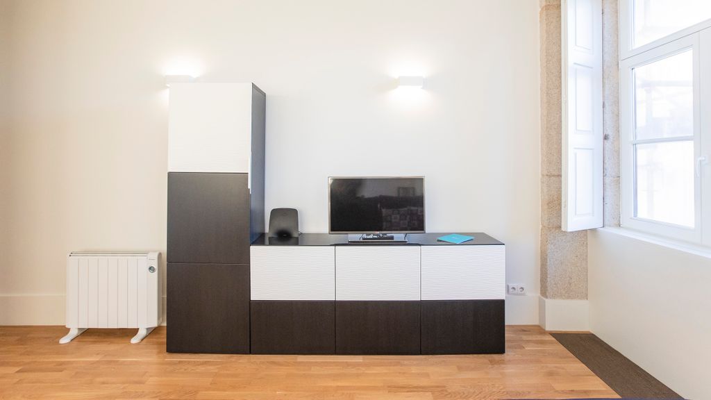 Modern 2BR Duplex by Art District by LovelyStay