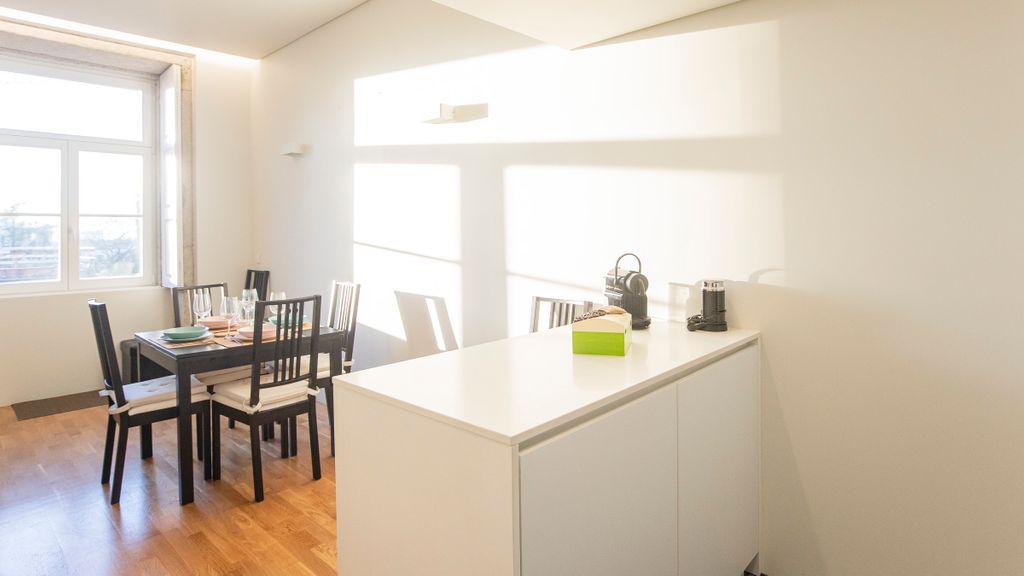 Modern 2BR Duplex by Art District by LovelyStay