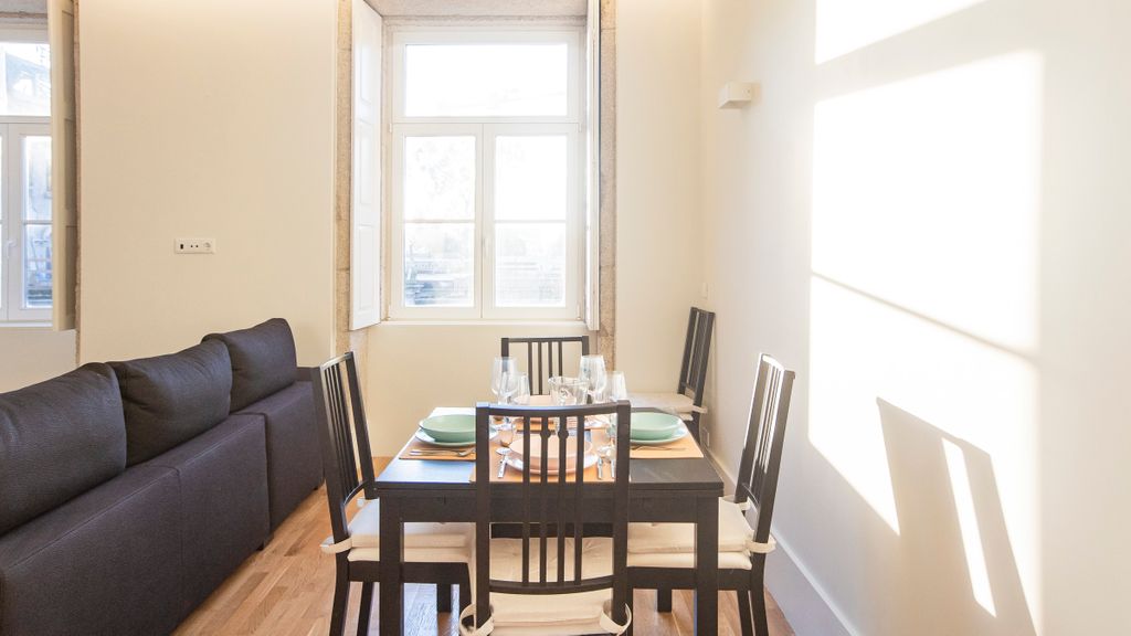 Modern 2BR Duplex by Art District by LovelyStay