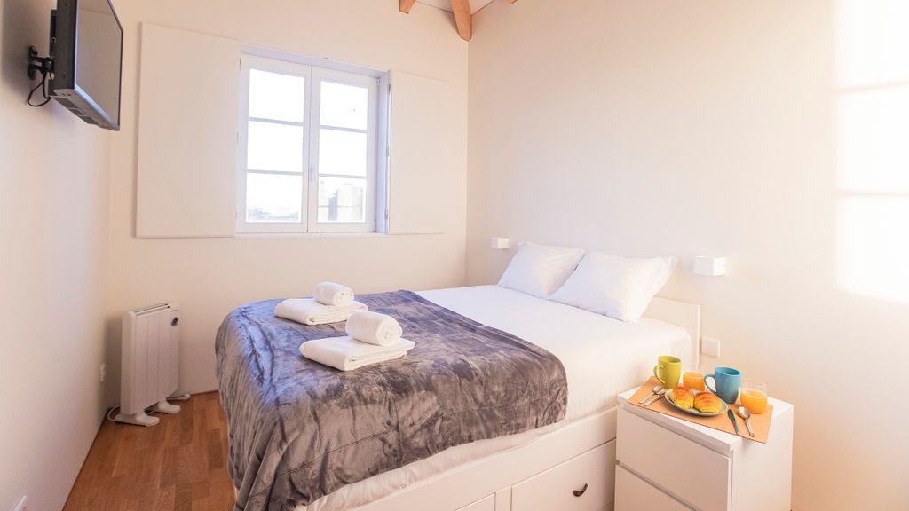 Modern 2BR Duplex by Art District by LovelyStay