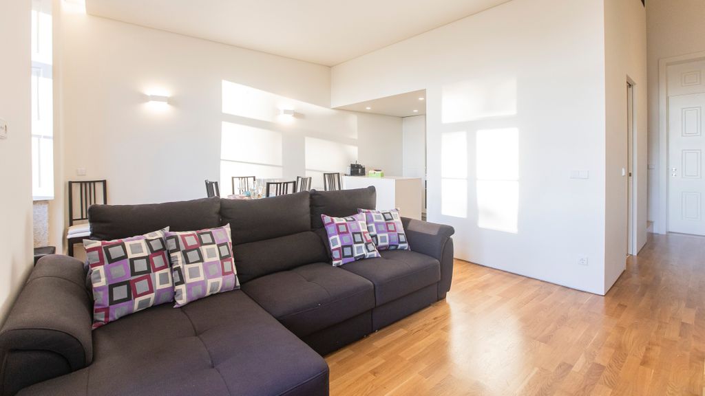 Modern 2BR Duplex by Art District by LovelyStay
