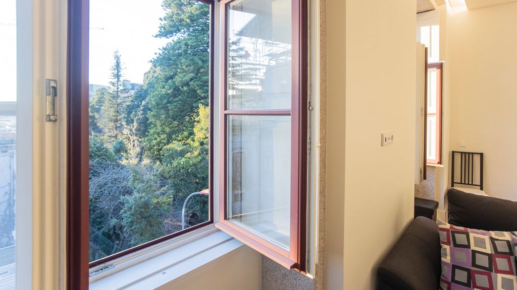Modern 2BR Duplex by Art District by LovelyStay