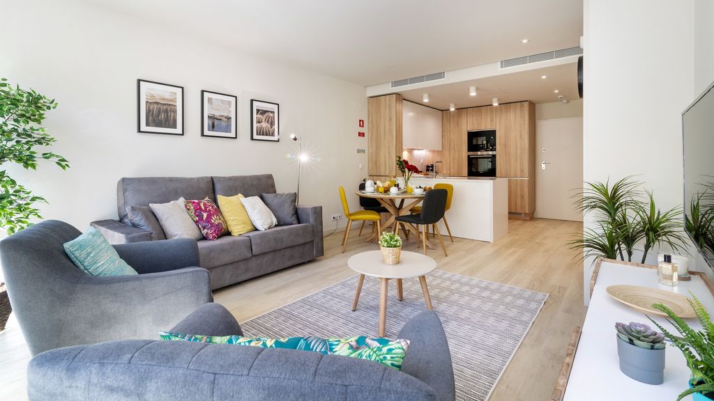 Modern & Stylish Apt in Liberdade by LovelyStay