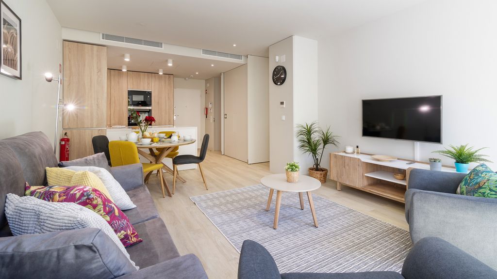 Modern & Stylish Apt in Liberdade by LovelyStay
