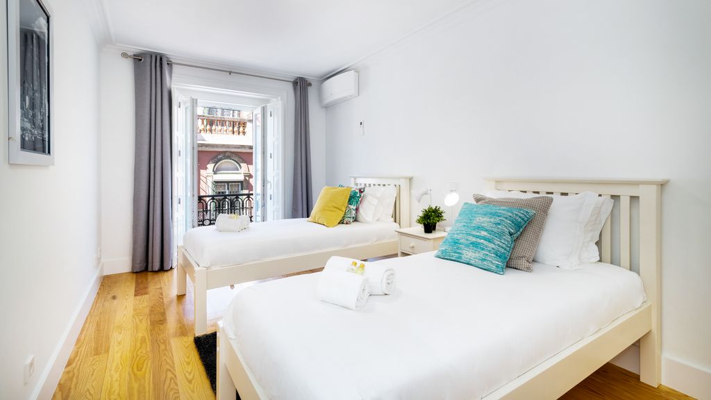 Stunning 2BDR Apartment in Chiado by LovelyStay