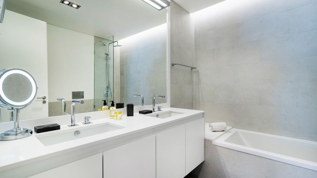 Stunning 2BDR Apartment in Chiado by LovelyStay