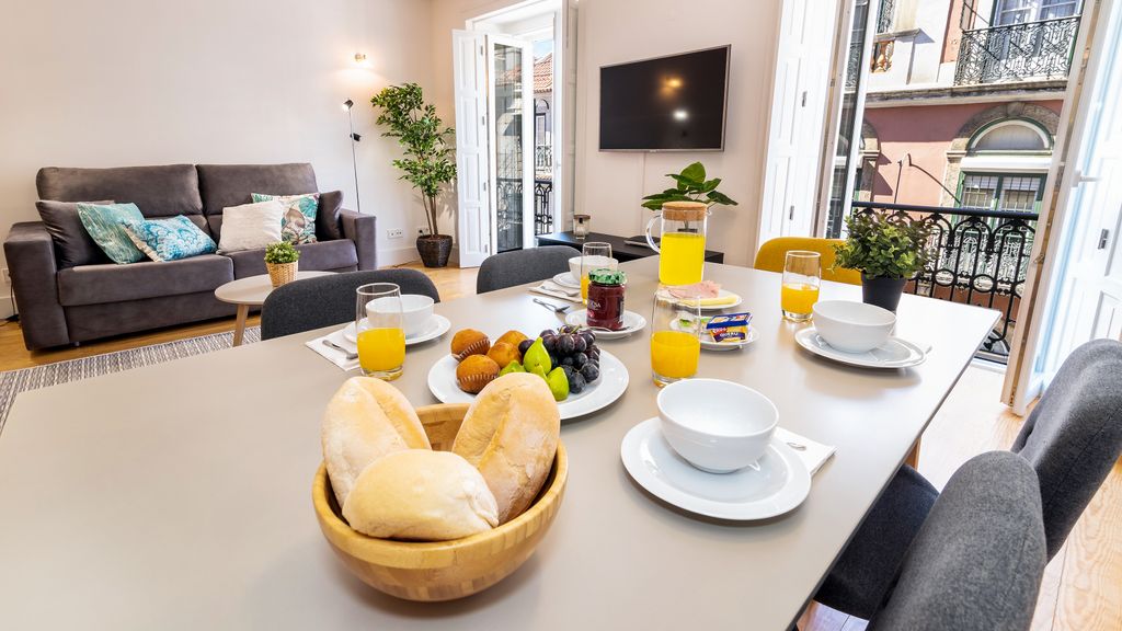 Stunning 2BDR Apartment in Chiado by LovelyStay