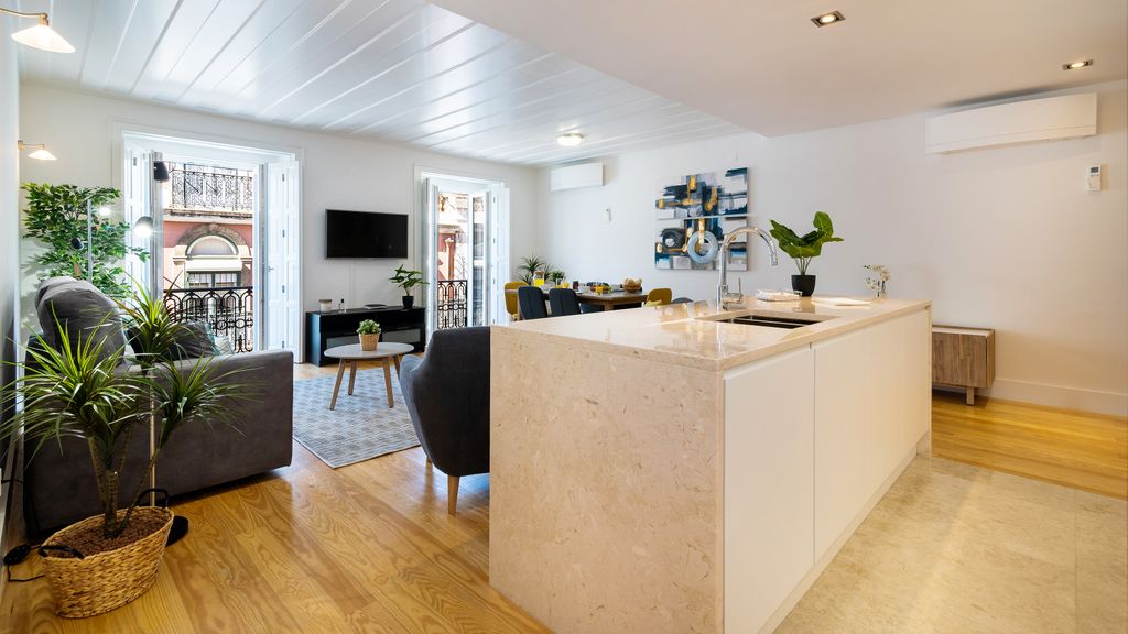 Stunning 2BDR Apartment in Chiado by LovelyStay