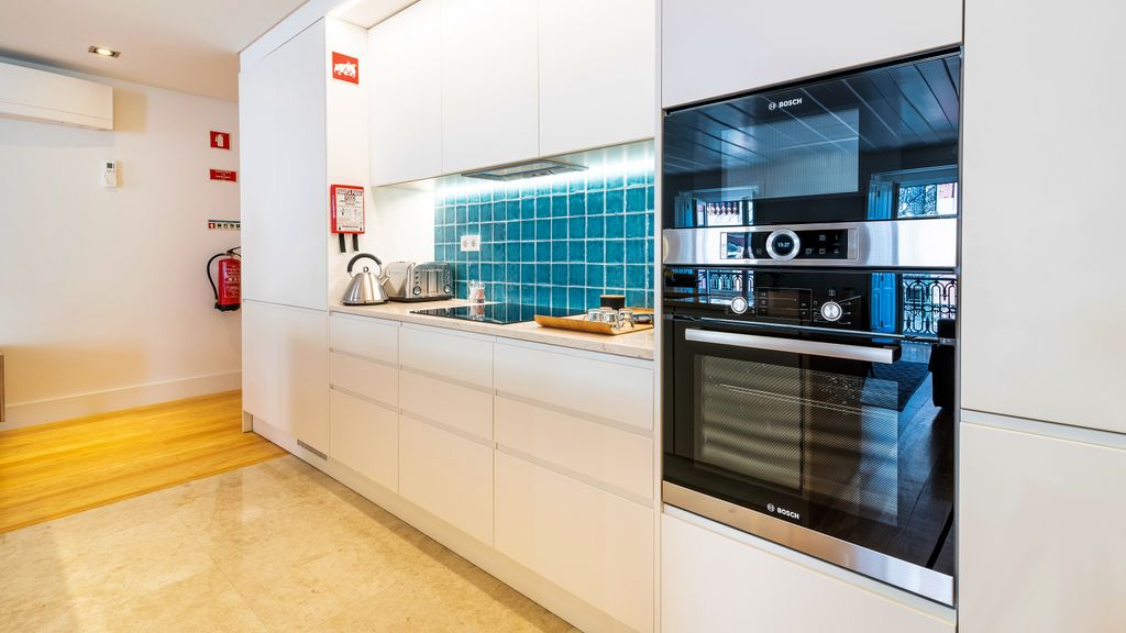 Stunning 2BDR Apartment in Chiado by LovelyStay