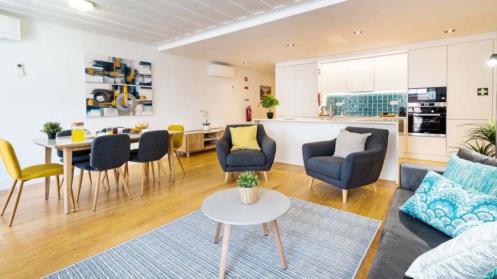 Stunning 2BDR Apartment in Chiado by LovelyStay