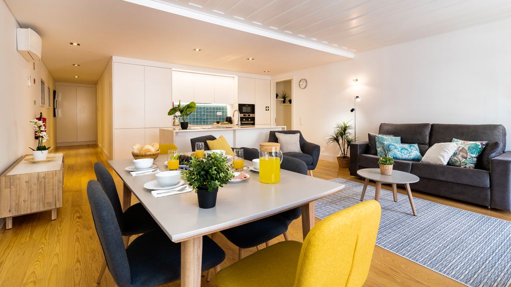 Stunning 2BDR Apartment in Chiado by LovelyStay