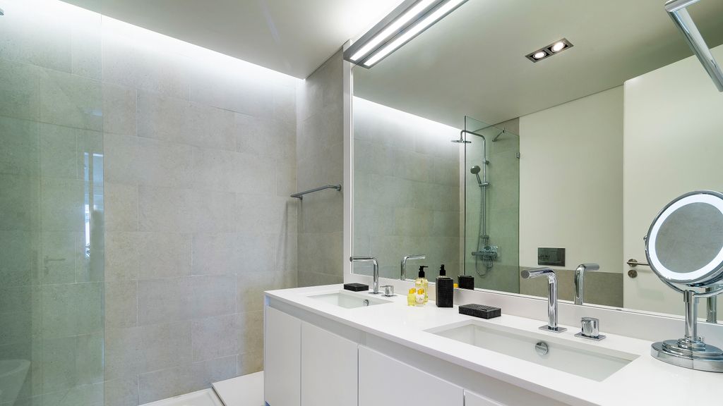 Stunning 2BDR Apartment in Chiado by LovelyStay