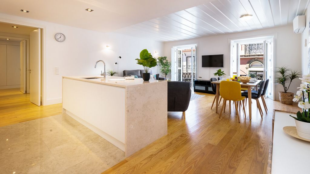 Stunning 2BDR Apartment in Chiado by LovelyStay