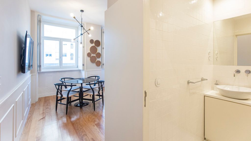 Cute & Bright Flat w/ AC by LovelyStay