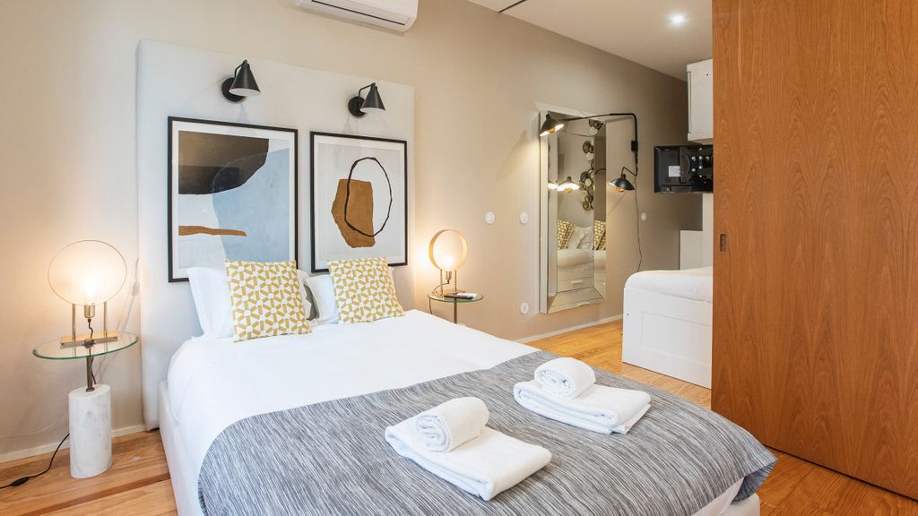 Cute & Bright Flat w/ AC by LovelyStay