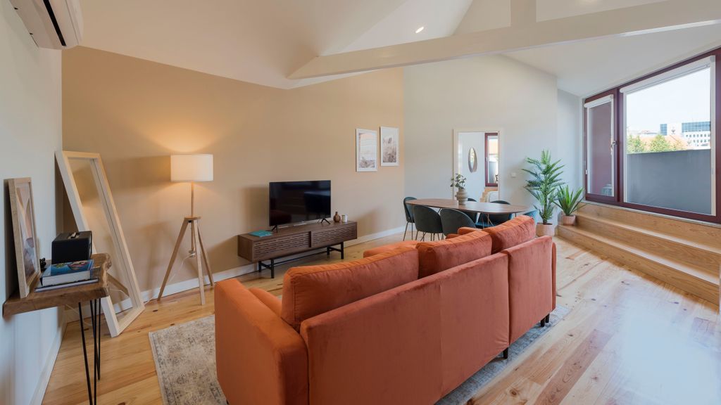 Central Superb Flat w/ AC & Balcony by LovelyStay