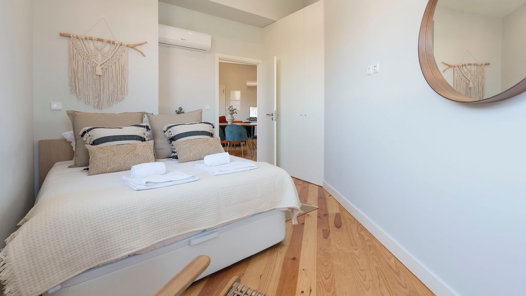 Central Superb Flat w/ AC & Balcony by LovelyStay