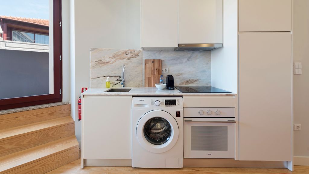 Central Superb Flat w/ AC & Balcony by LovelyStay