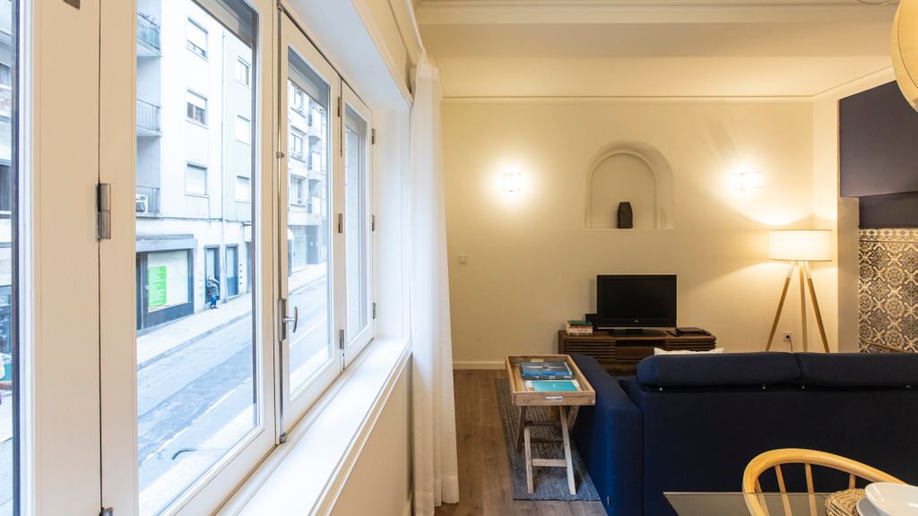 Tasteful 2BR Flat in Art District by LovelyStay