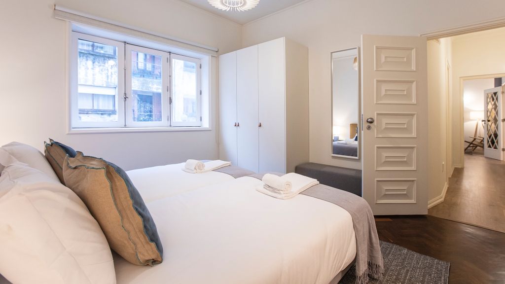 Tasteful 2BR Flat in Art District by LovelyStay
