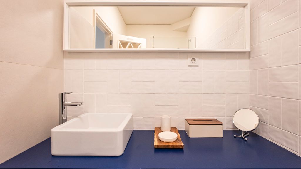 Tasteful 2BR Flat in Art District by LovelyStay