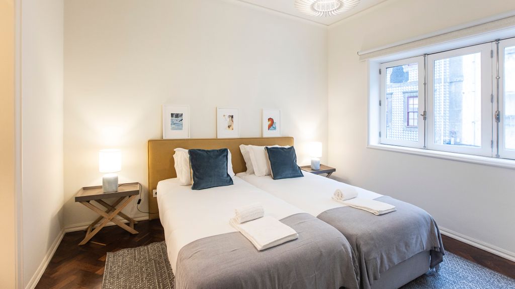 Tasteful 2BR Flat in Art District by LovelyStay
