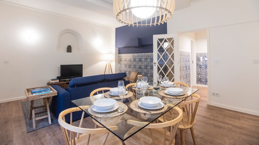 Tasteful 2BR Flat in Art District by LovelyStay