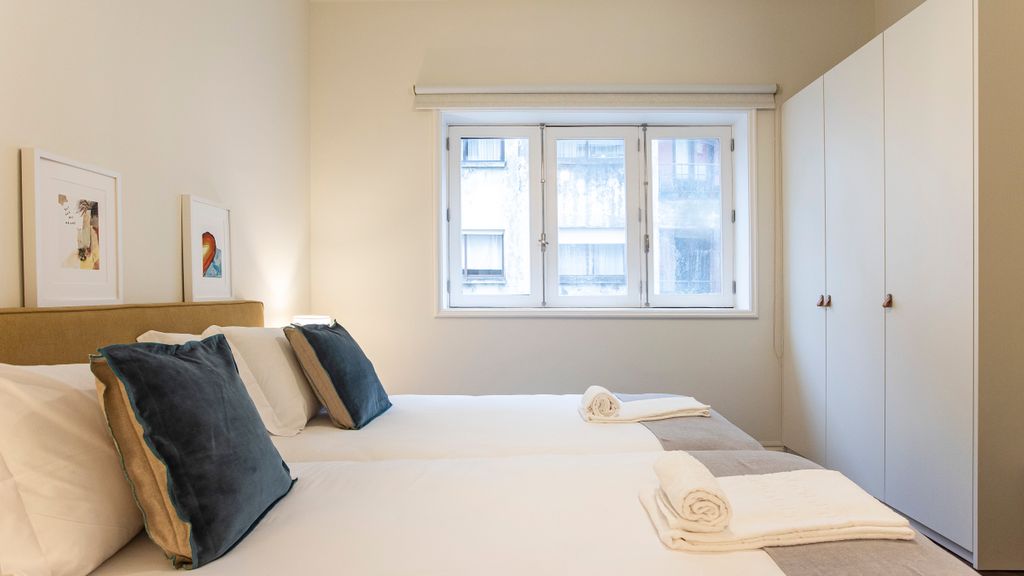 Tasteful 2BR Flat in Art District by LovelyStay