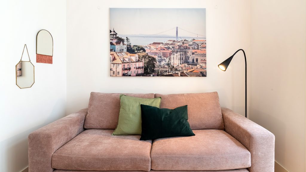 Modern 1BDR in Downtown Lisbon by LovelyStay