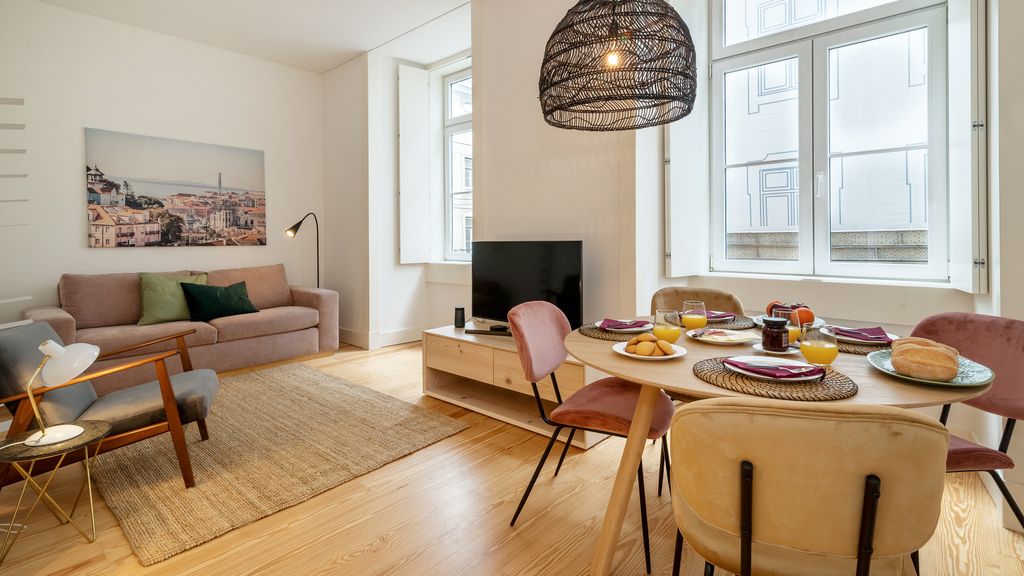 Modern 1BDR in Downtown Lisbon by LovelyStay