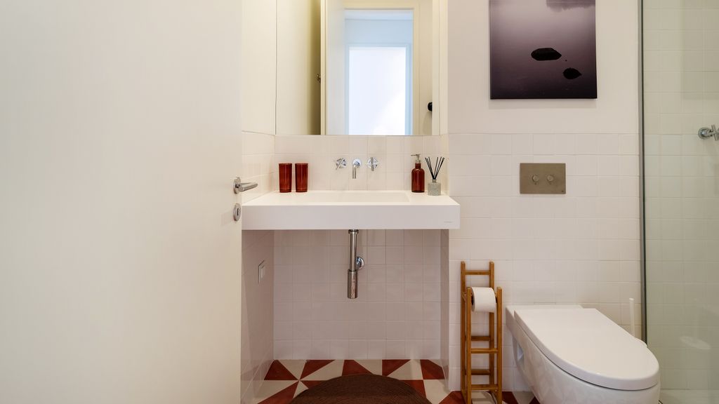 Modern 1BDR in Downtown Lisbon by LovelyStay