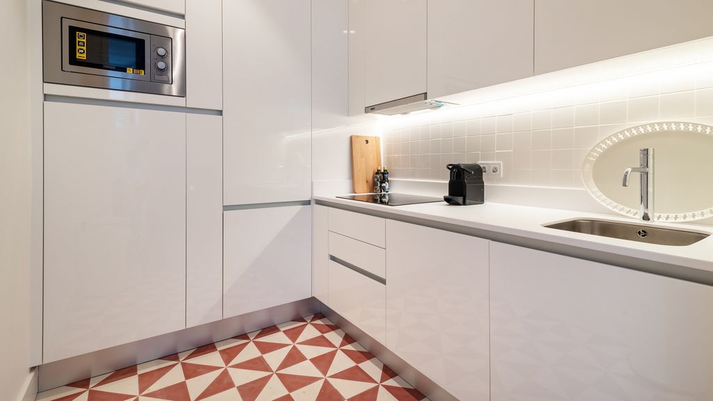 Modern 1BDR in Downtown Lisbon by LovelyStay