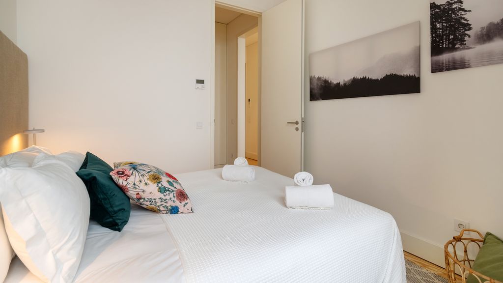 Modern 1BDR in Downtown Lisbon by LovelyStay