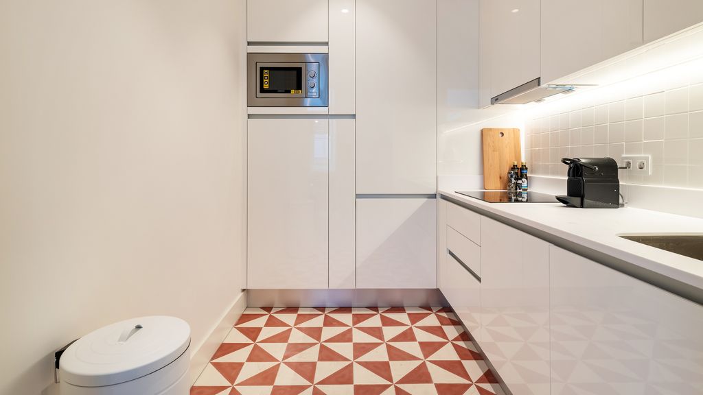 Modern 1BDR in Downtown Lisbon by LovelyStay