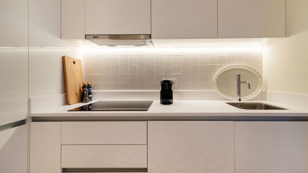 Modern 1BDR in Downtown Lisbon by LovelyStay