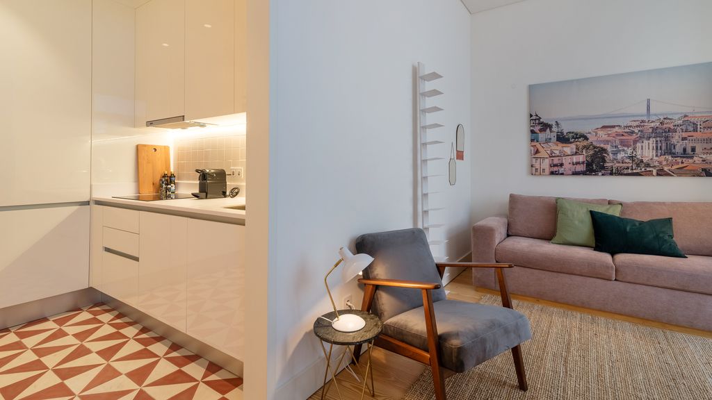 Modern 1BDR in Downtown Lisbon by LovelyStay
