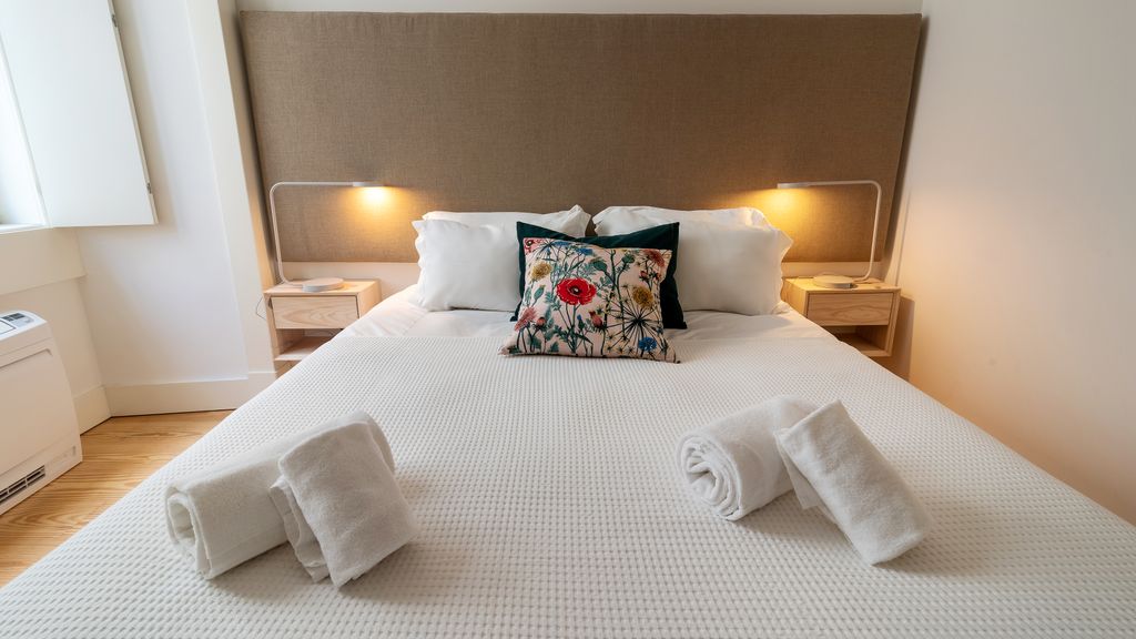 Modern 1BDR in Downtown Lisbon by LovelyStay