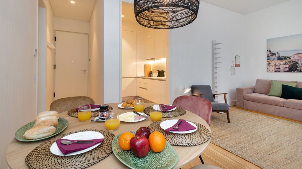 Modern 1BDR in Downtown Lisbon by LovelyStay