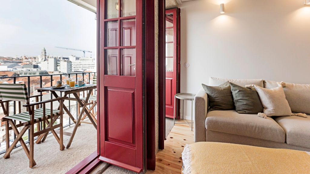 Downtown Studio w/ Gorgeous Views by LovelyStay