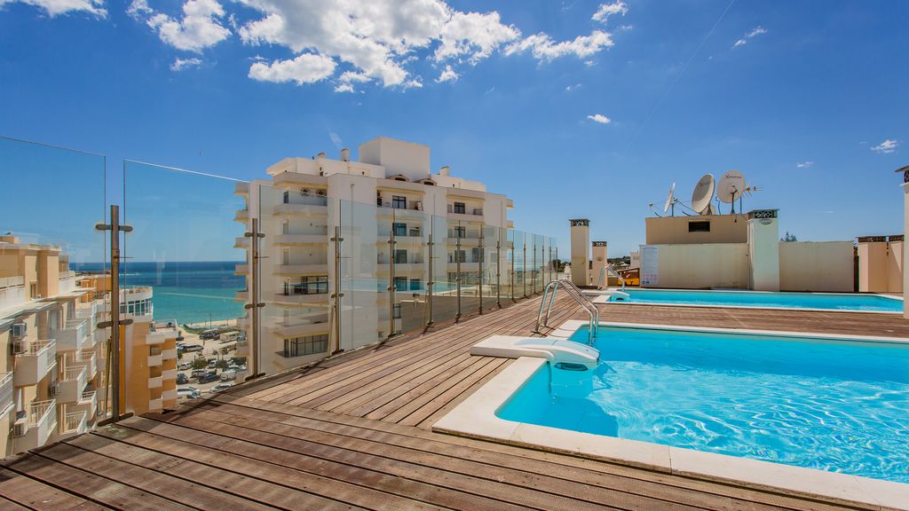 2BDR W/ AC - 2min from beach- by LovelyStay