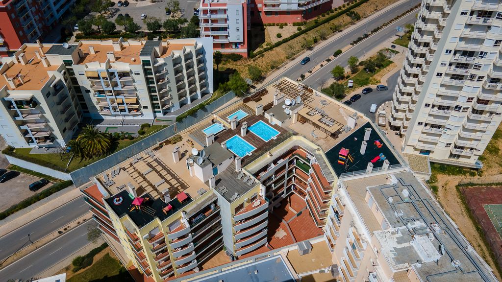 2BDR W/ AC - 2min from beach- by LovelyStay
