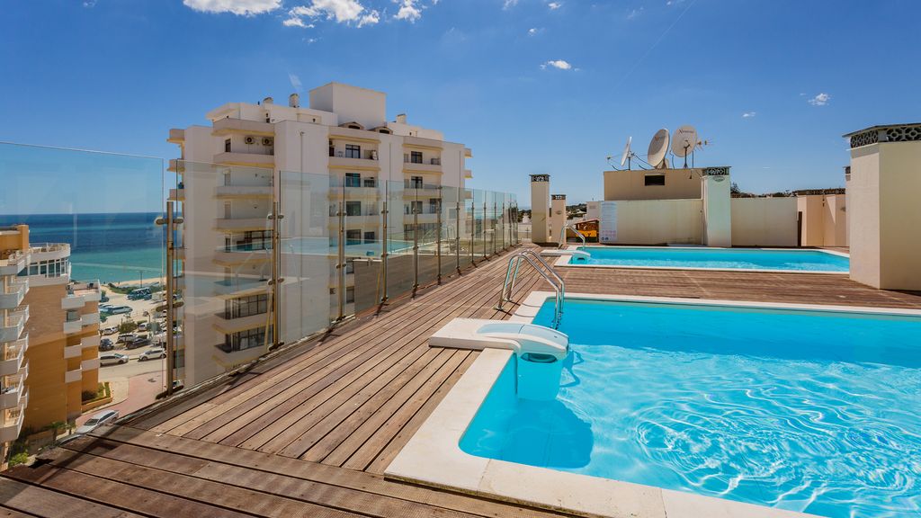2BDR W/ AC - 2min from beach- by LovelyStay