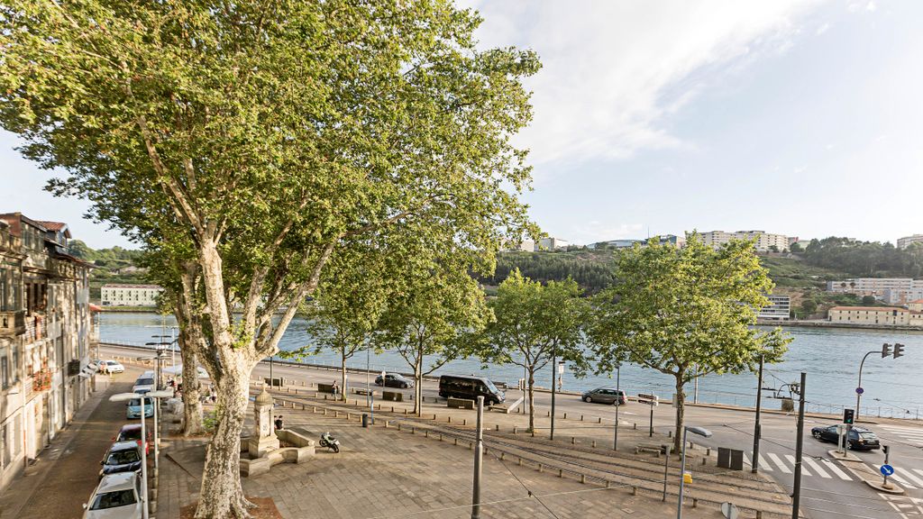 Wonderful 2BR Duplex Near River by LovelyStay