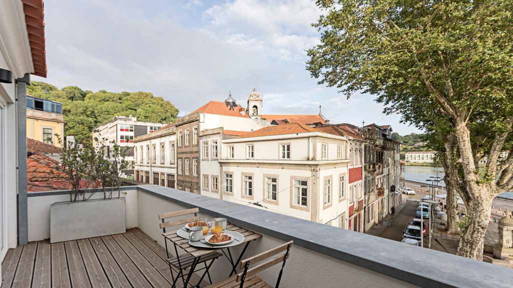 Wonderful 2BR Duplex Near River by LovelyStay