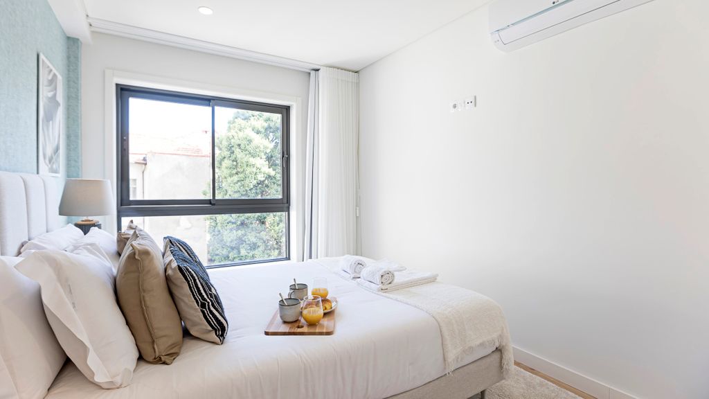Paraíso 2M w/ AC & Balcony by LovelyStay