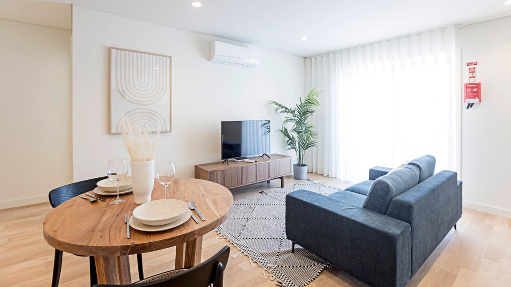 Paraíso 2M w/ AC & Balcony by LovelyStay